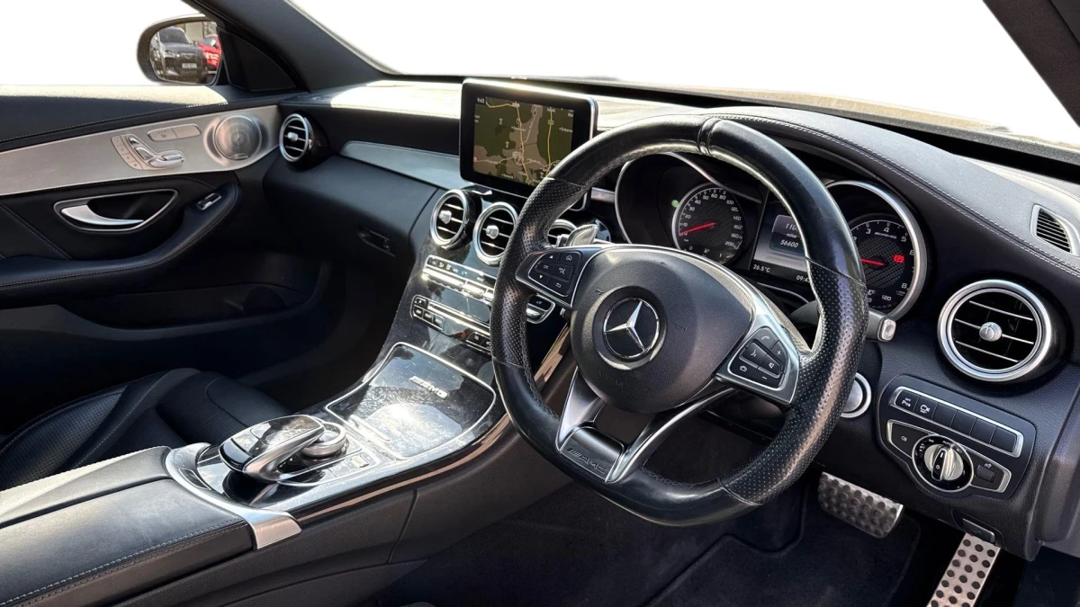 Mercedes-Benz C-Class Image 3