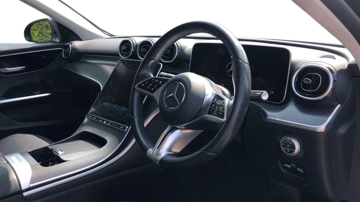 Mercedes-Benz C-Class Image 3