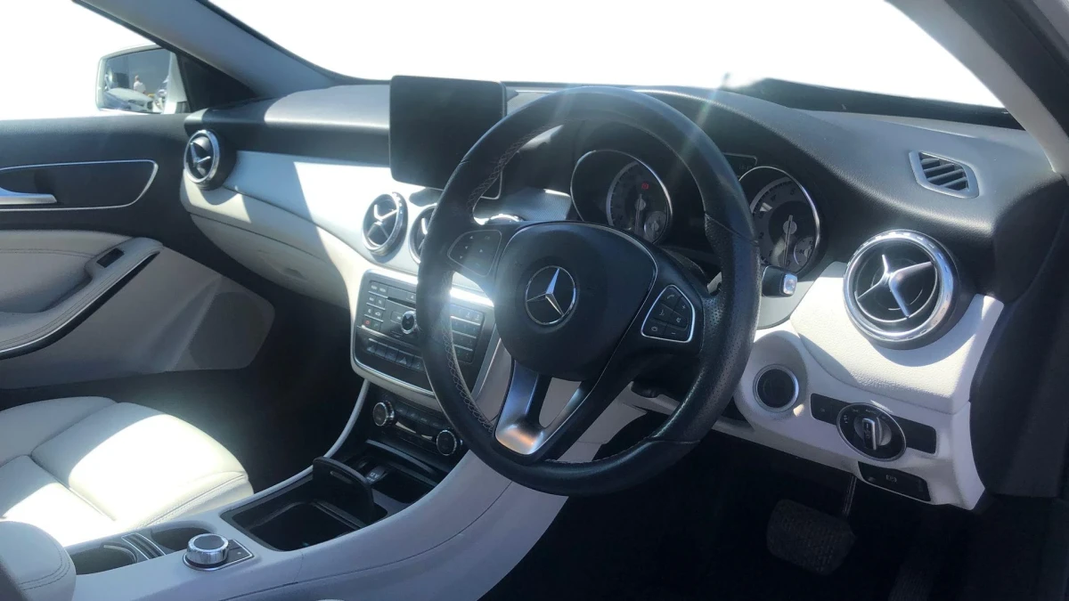 Mercedes-Benz GLA Image 3
