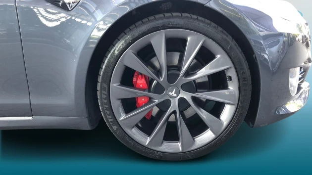 Tesla Model S Listing Image