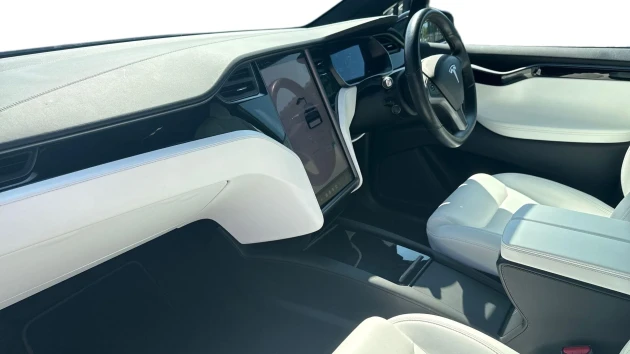Tesla Model X Listing Image