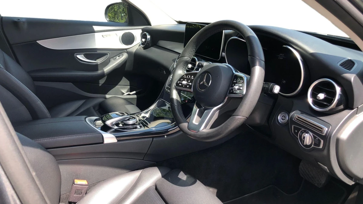 Mercedes-Benz C-Class Image 3