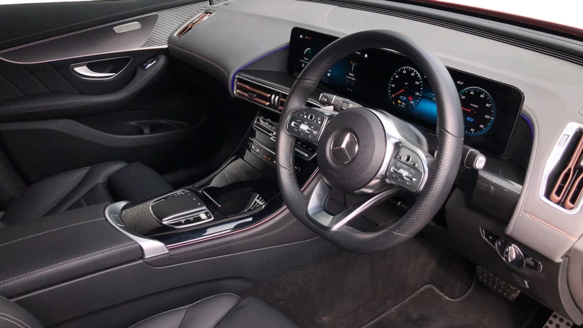 Mercedes-Benz EQC Image 3