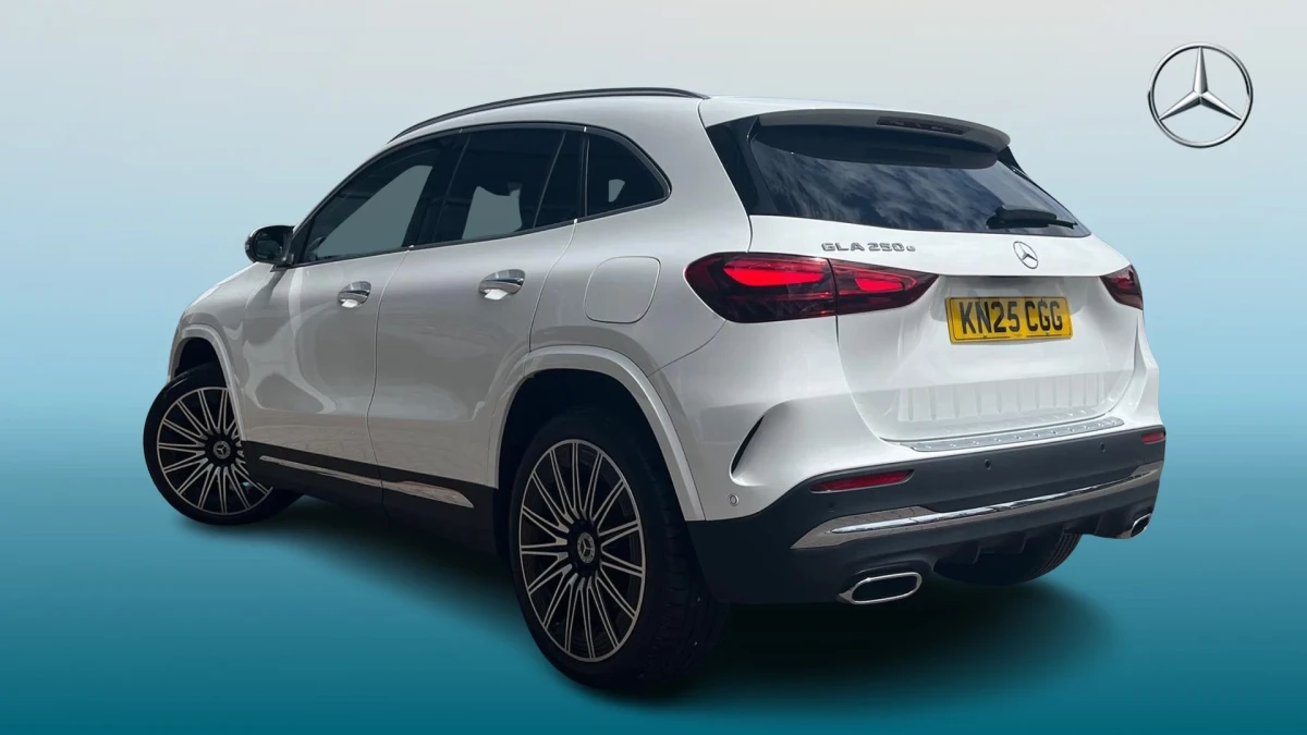 Mercedes-Benz GLA Image 2