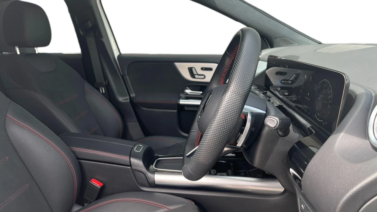 Mercedes-Benz GLA Image 3