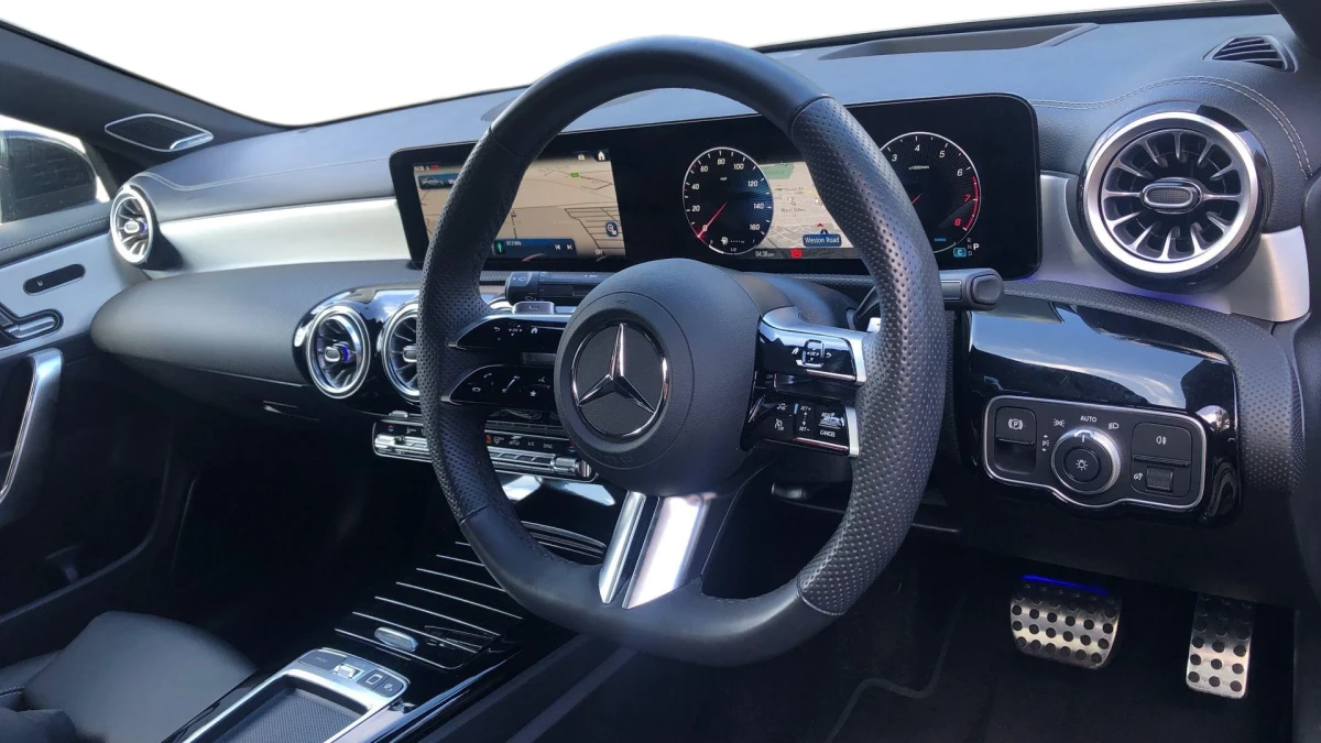 Mercedes-Benz CLA Image 3