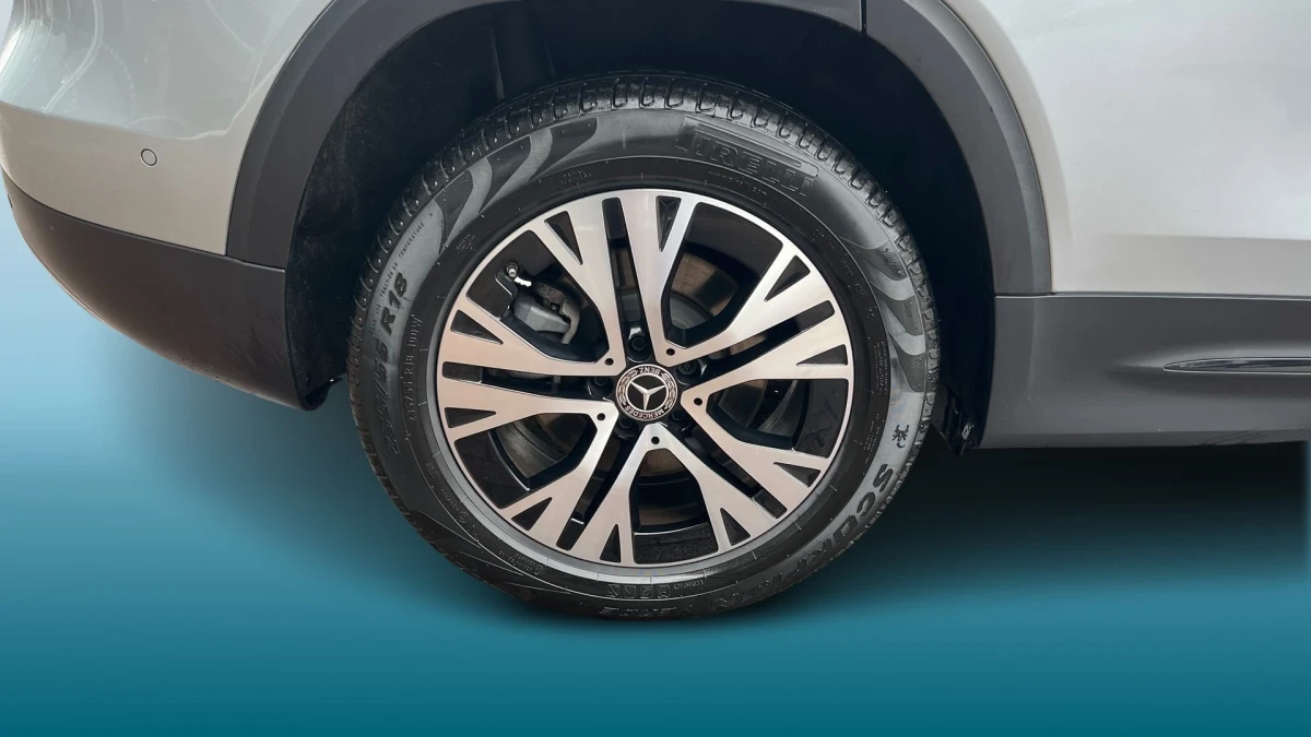 Mercedes-Benz GLB Image 5
