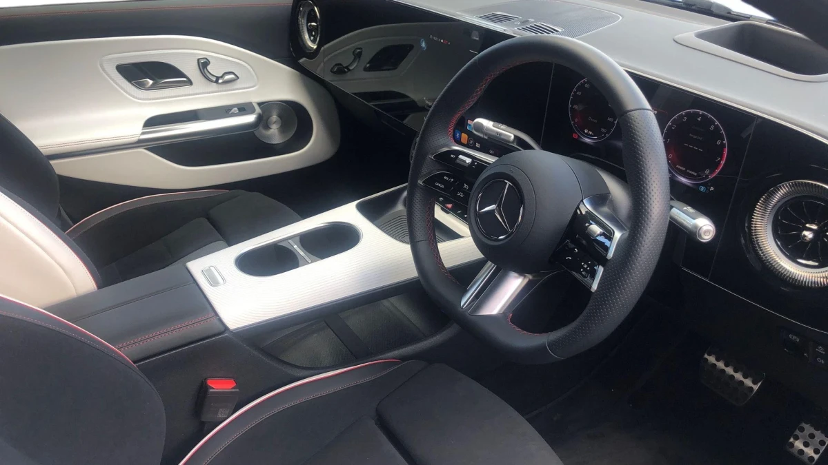 Mercedes-Benz CLA Image 3