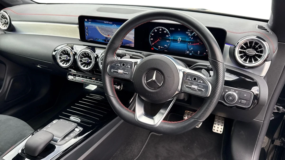 Mercedes-Benz CLA Image 3