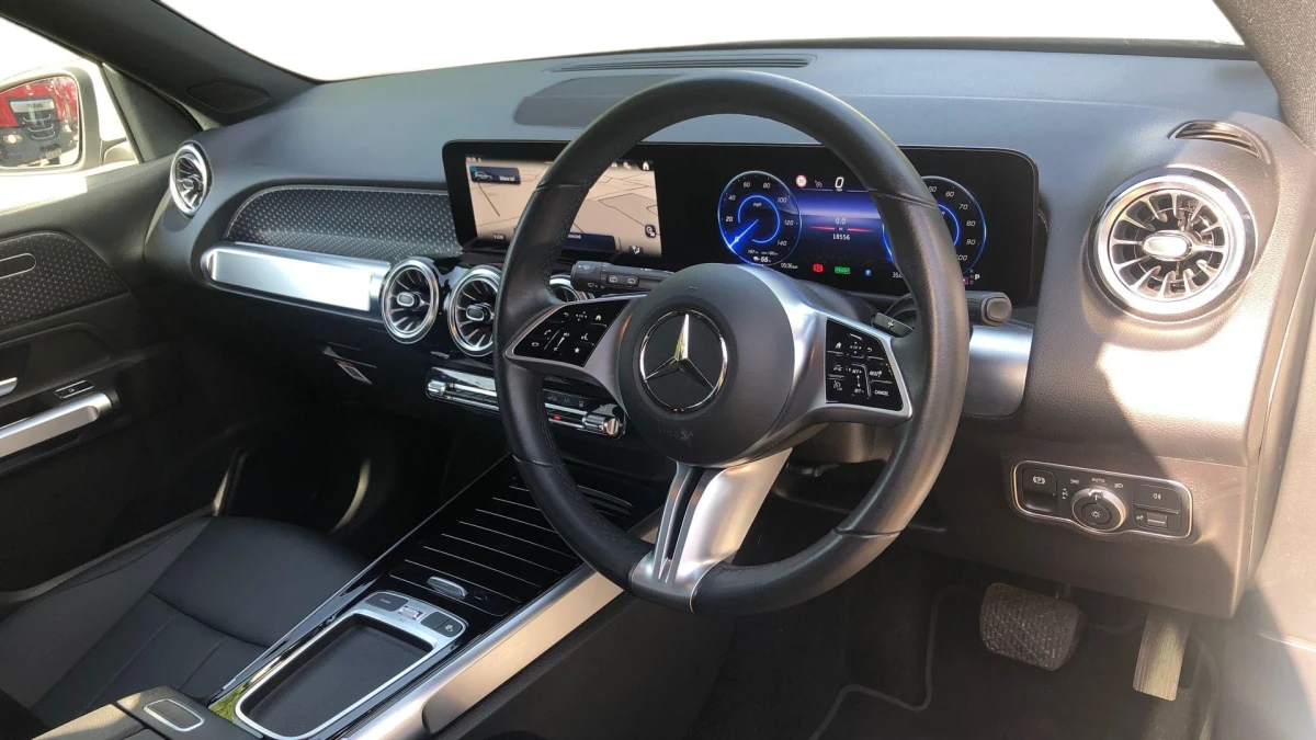 Mercedes-Benz EQB Image 3