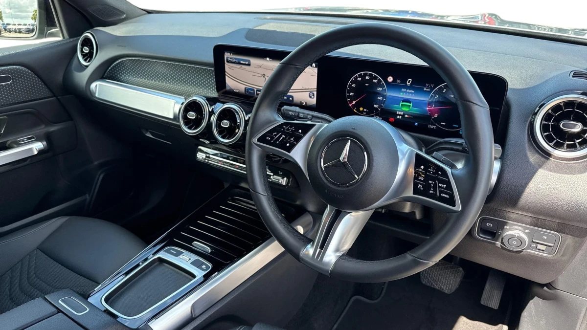 Mercedes-Benz GLB Image 3