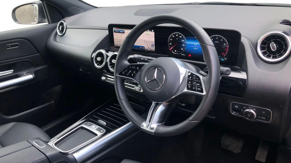 Mercedes-Benz GLA Image 3