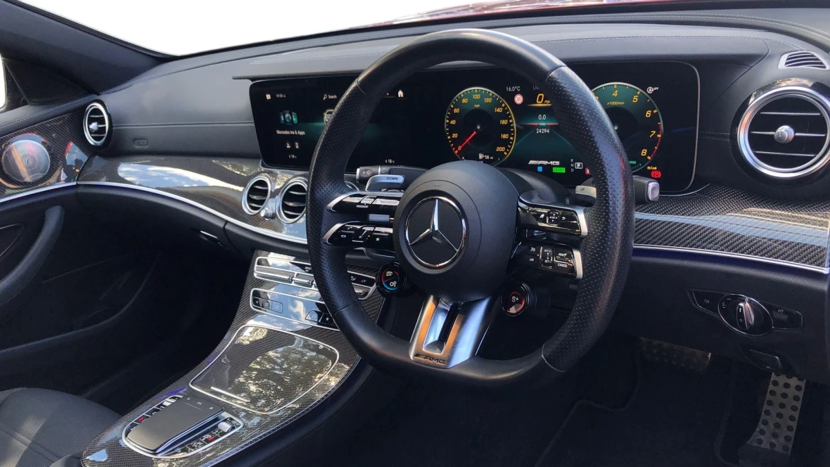 Mercedes-Benz E-Class Image 3