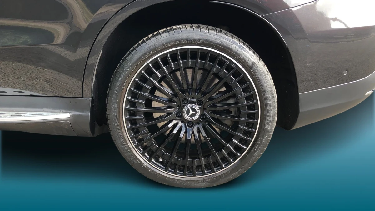 Mercedes-Benz EQC Image 5
