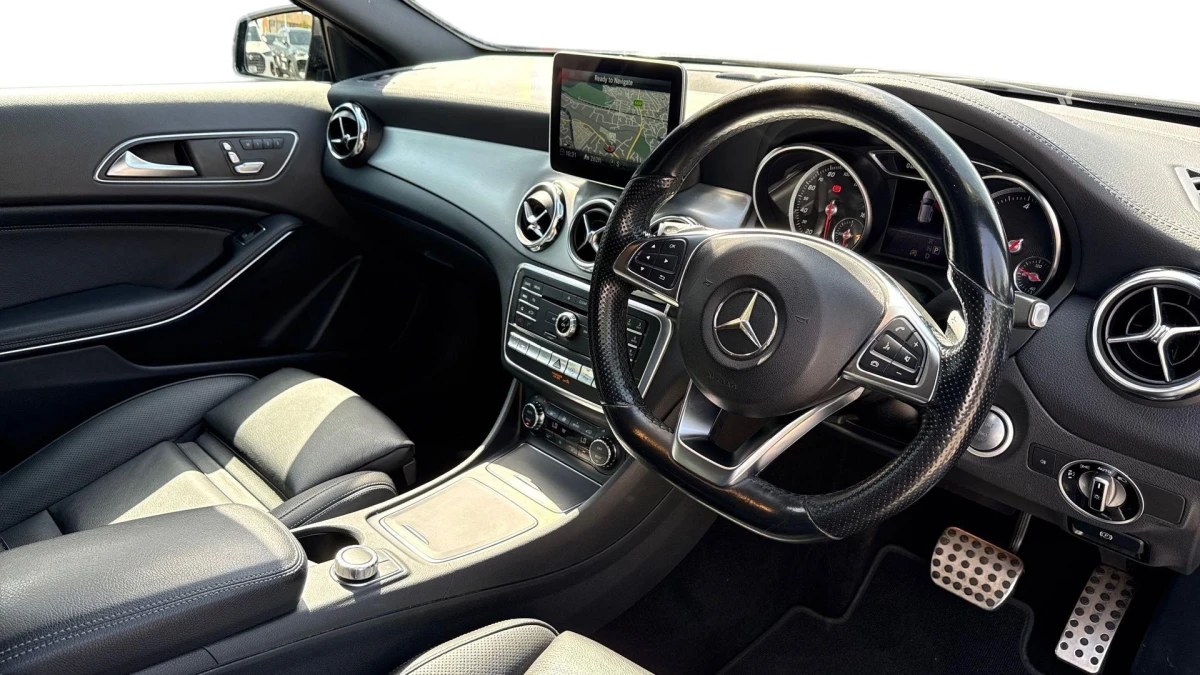 Mercedes-Benz GLA Image 3