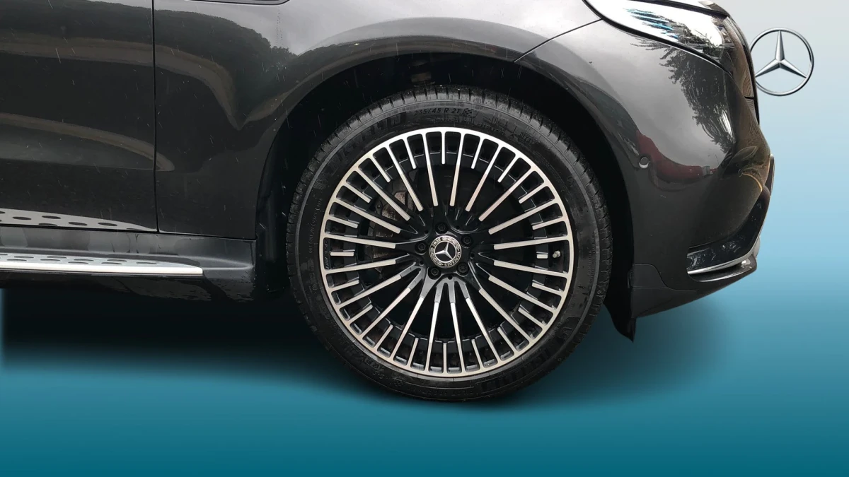 Mercedes-Benz EQC Image 5
