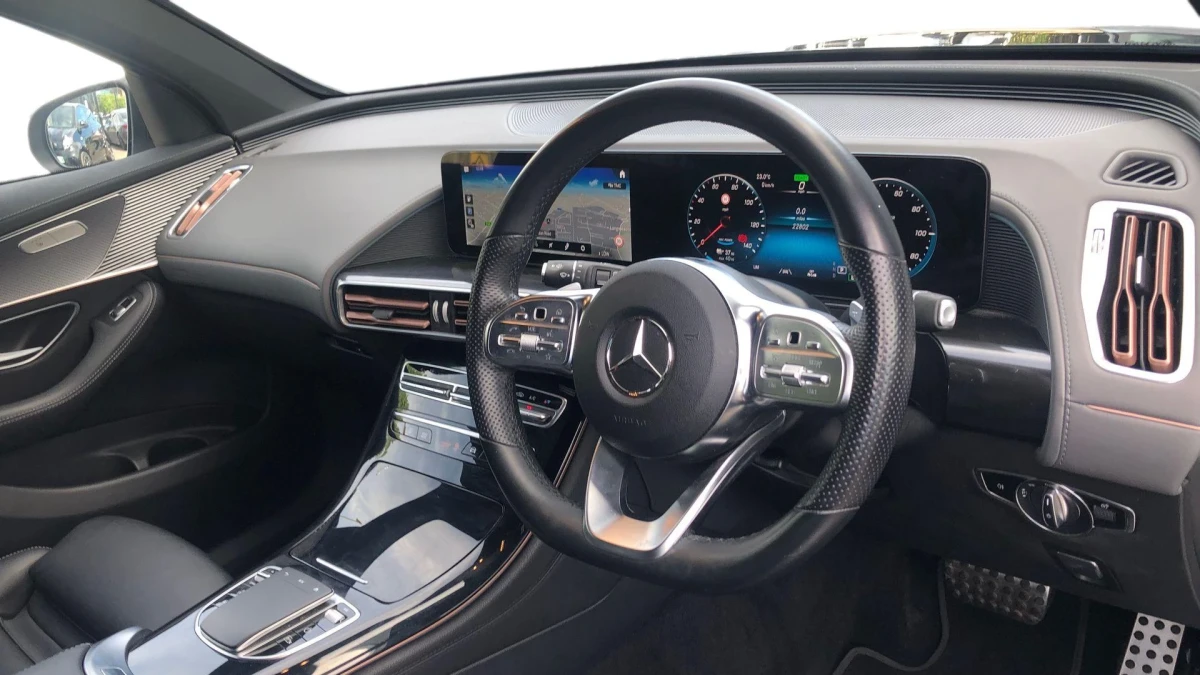 Mercedes-Benz EQC Image 3