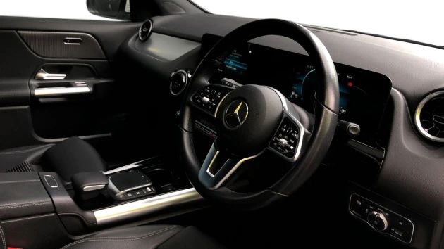 Mercedes-Benz GLA Listing Image