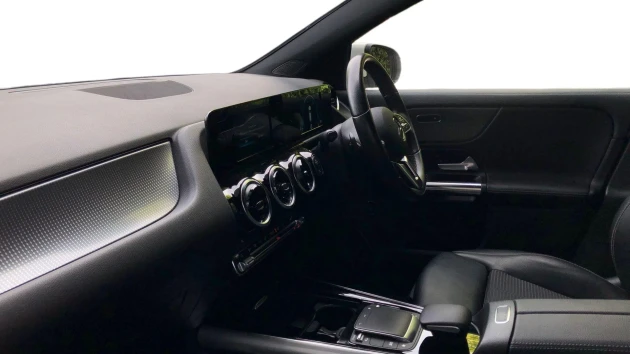 Mercedes-Benz GLA Listing Image