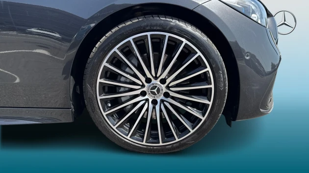 Mercedes-Benz C-Class Listing Image