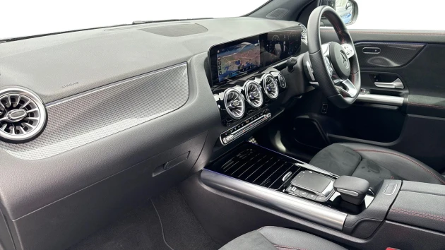 Mercedes-Benz GLA Listing Image
