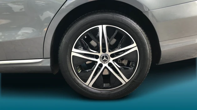 Mercedes-Benz C-Class Saloon Listing Image