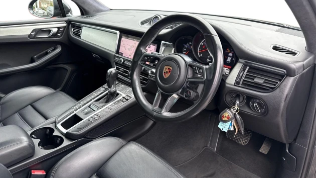Porsche Macan Listing Image