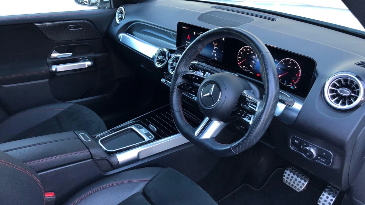 Mercedes-Benz GLB Image 3