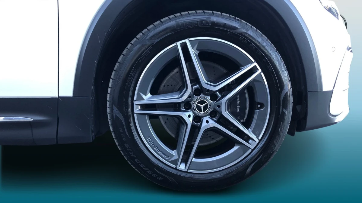 Mercedes-Benz GLB Image 5