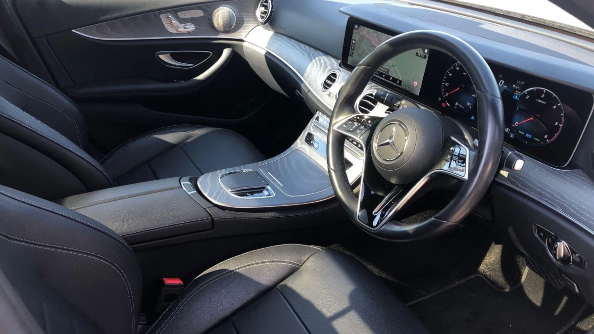 Mercedes-Benz E-Class Image 3