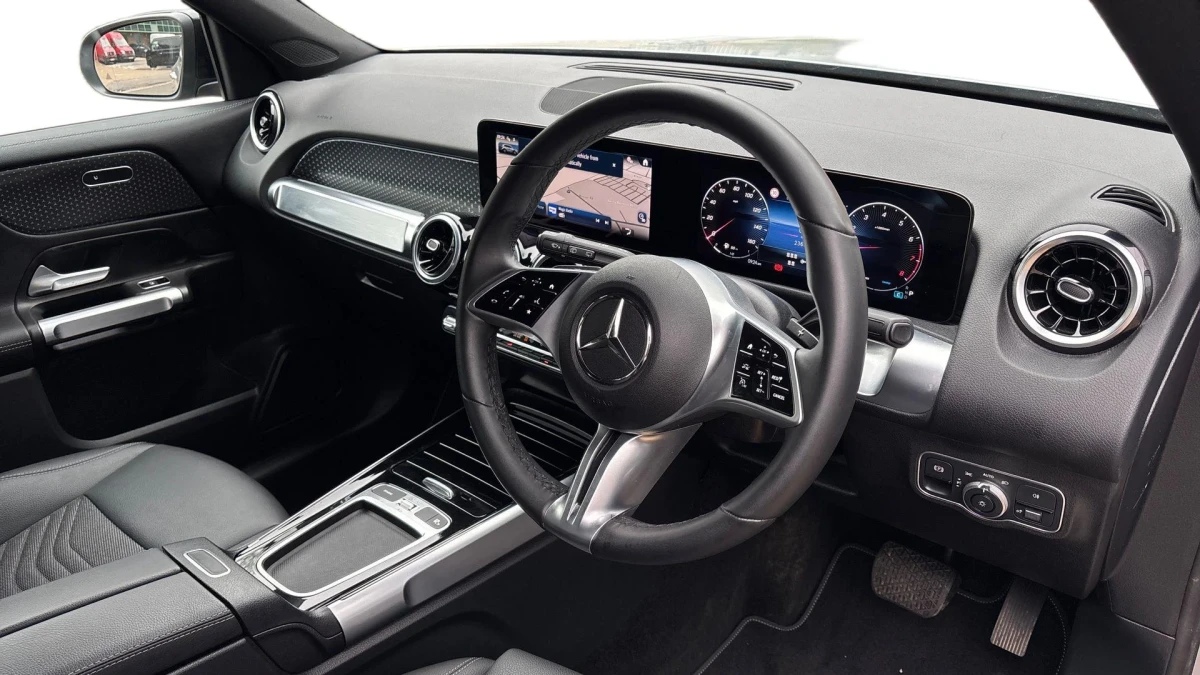 Mercedes-Benz GLB Image 3