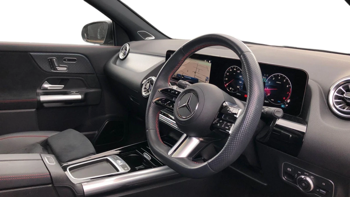 Mercedes-Benz GLA Image 3