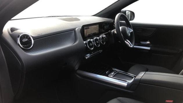 Mercedes-Benz GLA Listing Image