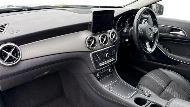 Mercedes-Benz GLA Listing Image