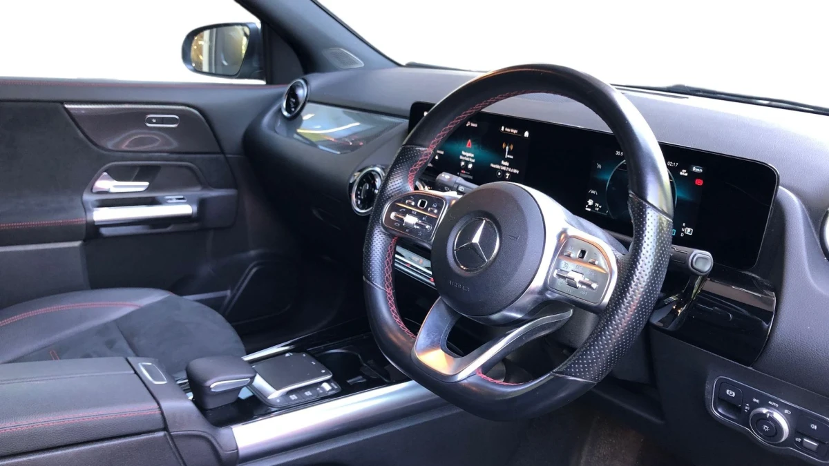 Mercedes-Benz GLA Image 3