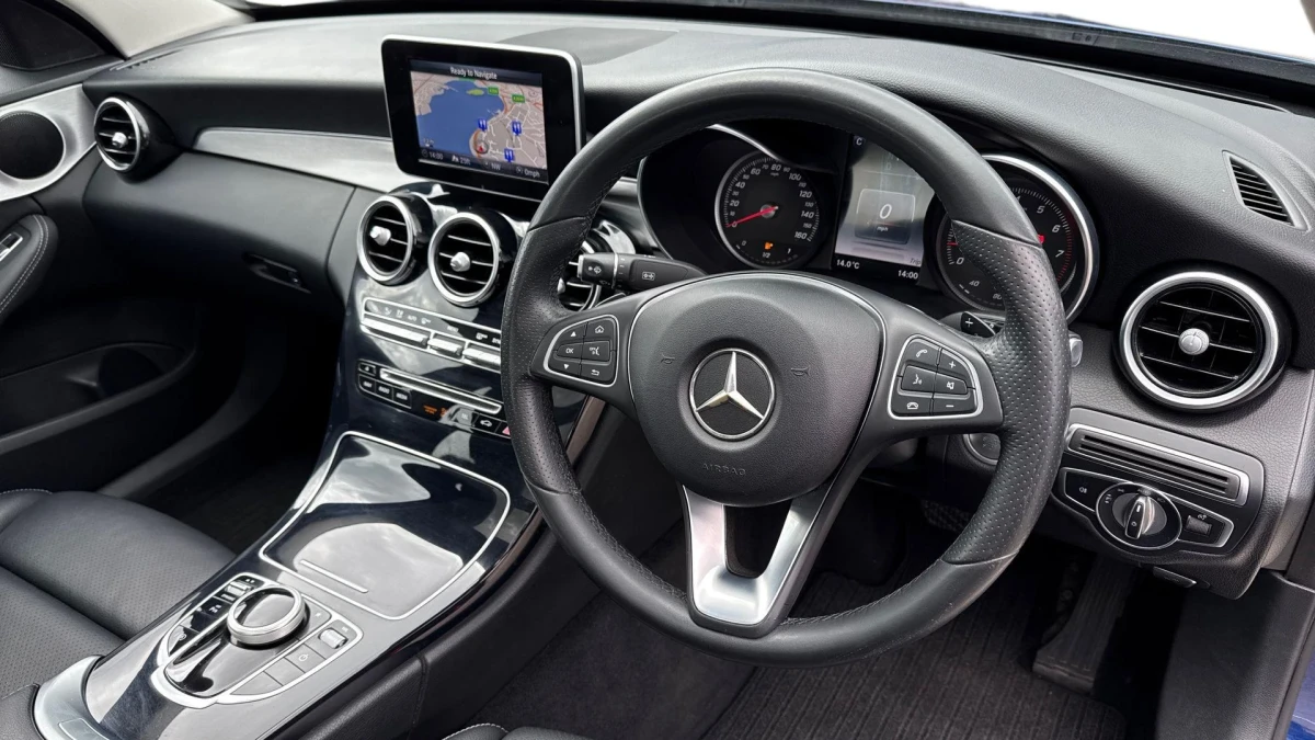 Mercedes-Benz C-Class Image 3