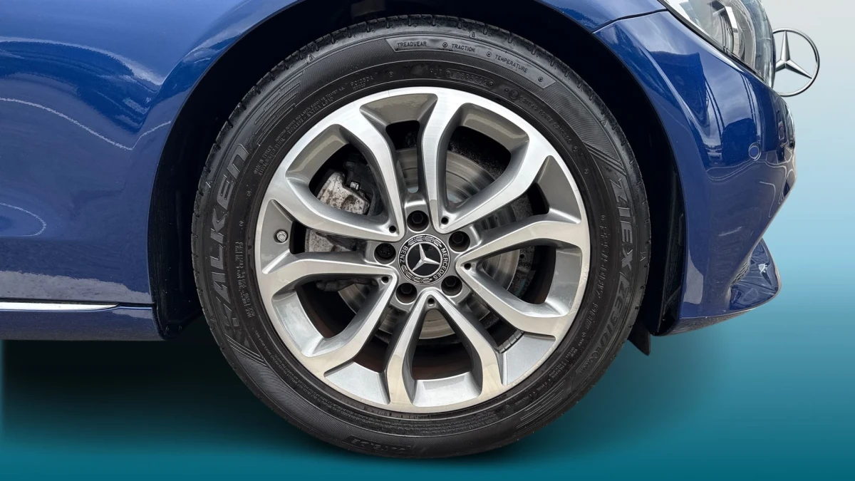 Mercedes-Benz C-Class Image 5