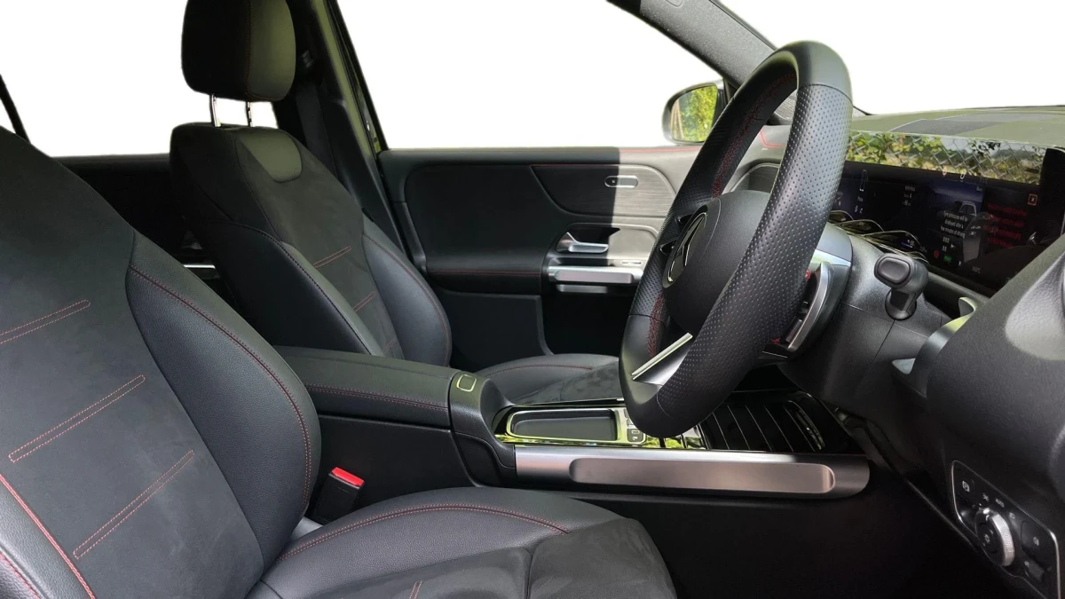 Mercedes-Benz EQB Image 3