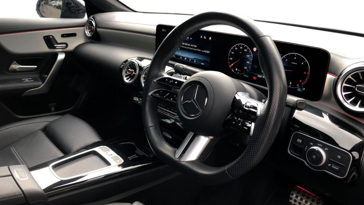 Mercedes-Benz CLA Image 3