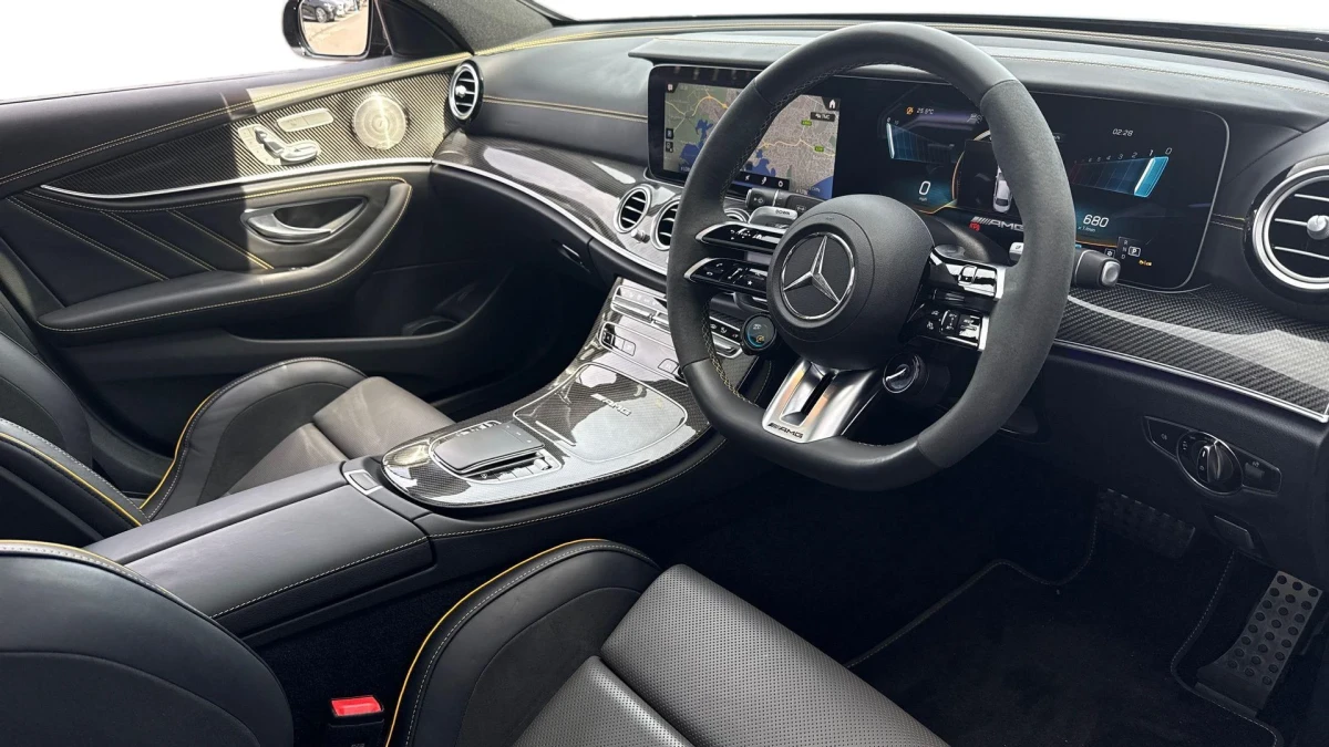 Mercedes-Benz E-Class Image 3