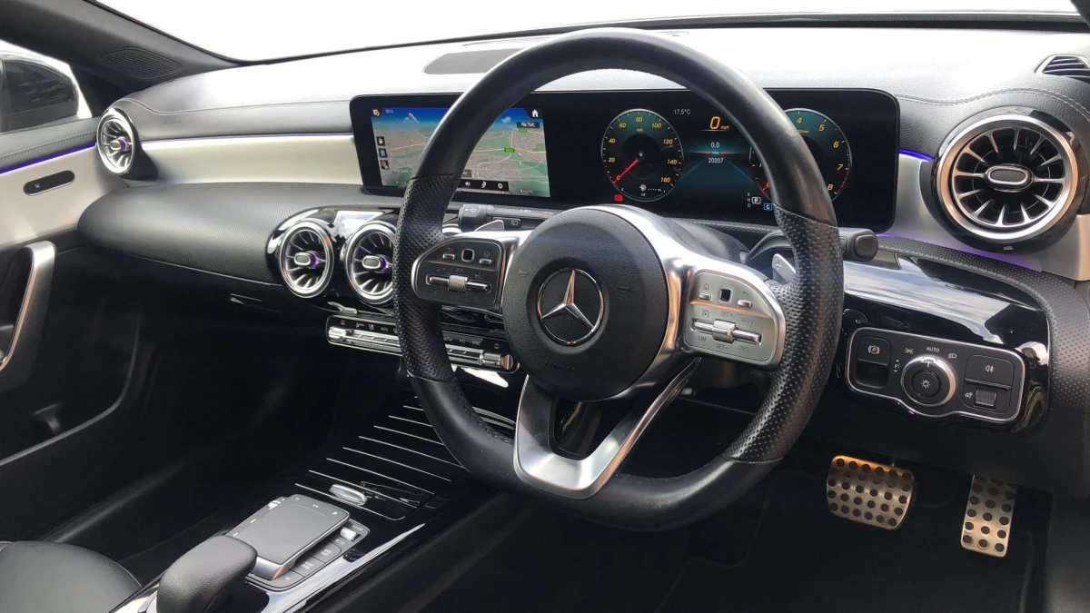 Mercedes-Benz CLA Image 3