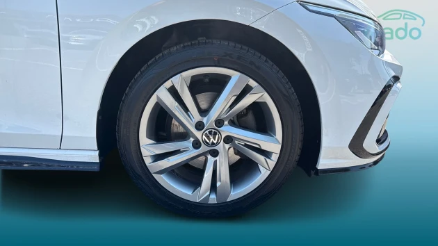 Volkswagen Golf Listing Image