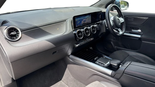 Mercedes-Benz GLA Listing Image