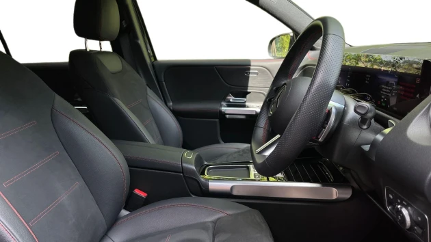 Mercedes-Benz EQB Listing Image