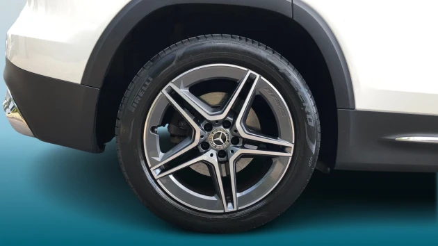 Mercedes-Benz GLB Listing Image