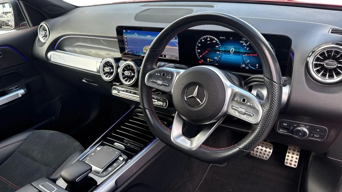 Mercedes-Benz GLB Image 3