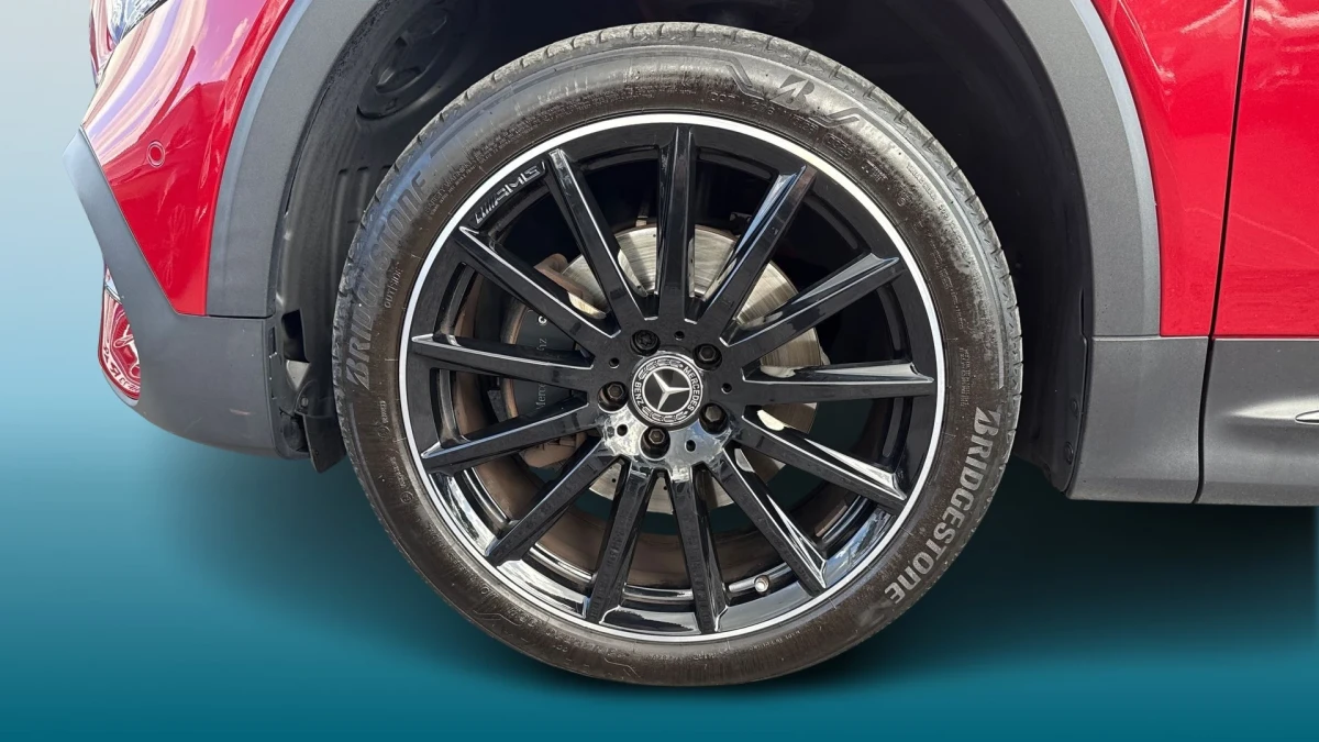 Mercedes-Benz GLB Image 5