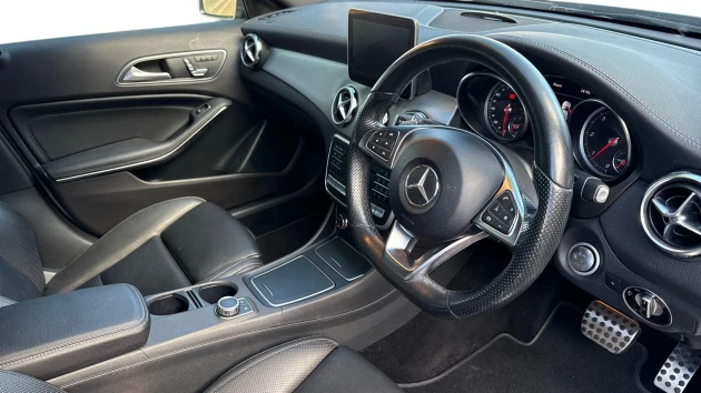 Mercedes-Benz GLA Listing Image
