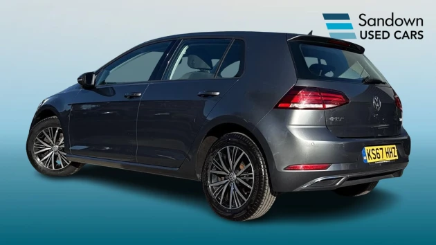 Volkswagen Golf Listing Image