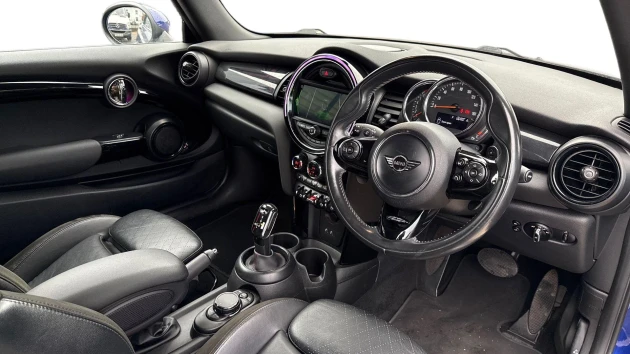 MINI Convertible Listing Image